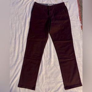 NWT Amazon Essentials 33Wx32L burgundy men’s casual stretch chinos